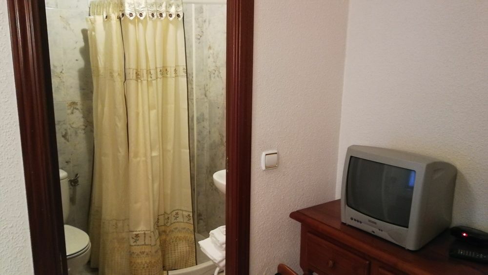 Hostal La Embajada Talavera de la Reina Exterior foto
